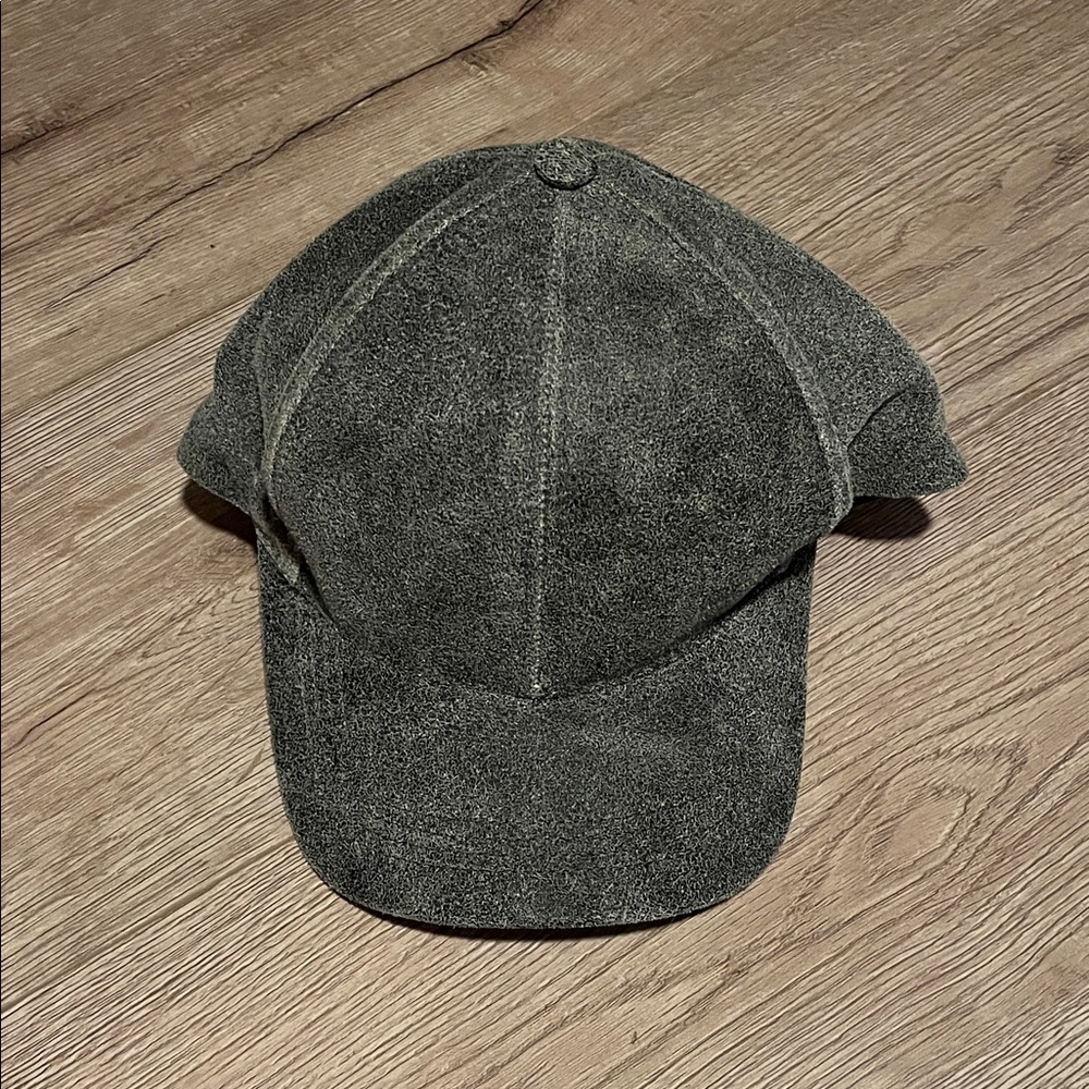 Chic Gray Leather Cap
